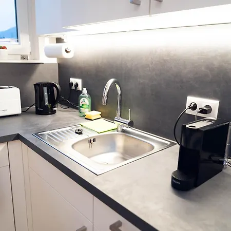 Apartment - Apartment-wohnung 3 - Wohnraum Auf Zeit *