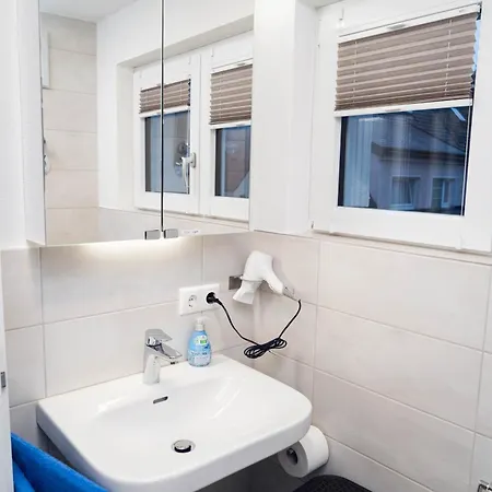 Apartment - Apartment-wohnung 3 - Wohnraum Auf Zeit Amberg