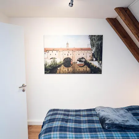 - Apartment-wohnung 3 - Wohnraum Auf Zeit Apartmán