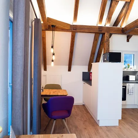 Apartment - Apartment-wohnung 3 - Wohnraum Auf Zeit