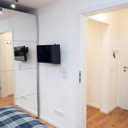 Apartmán - Apartment-wohnung 3 - Wohnraum Auf Zeit *