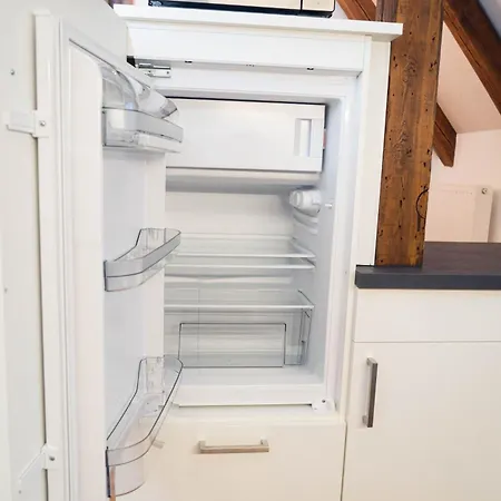 - Apartment-wohnung 3 - Wohnraum Auf Zeit